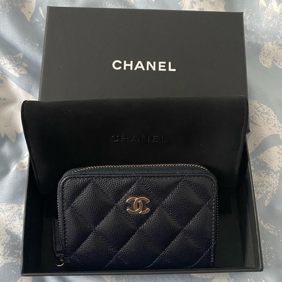 NEW Chanel Zipped Coin Purse - Picture 2 of 15